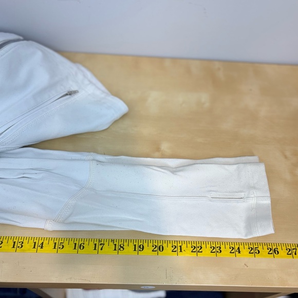 Lululemon White Zip Front Jacket | Fitted | Size 8 - Picture 11 of 12